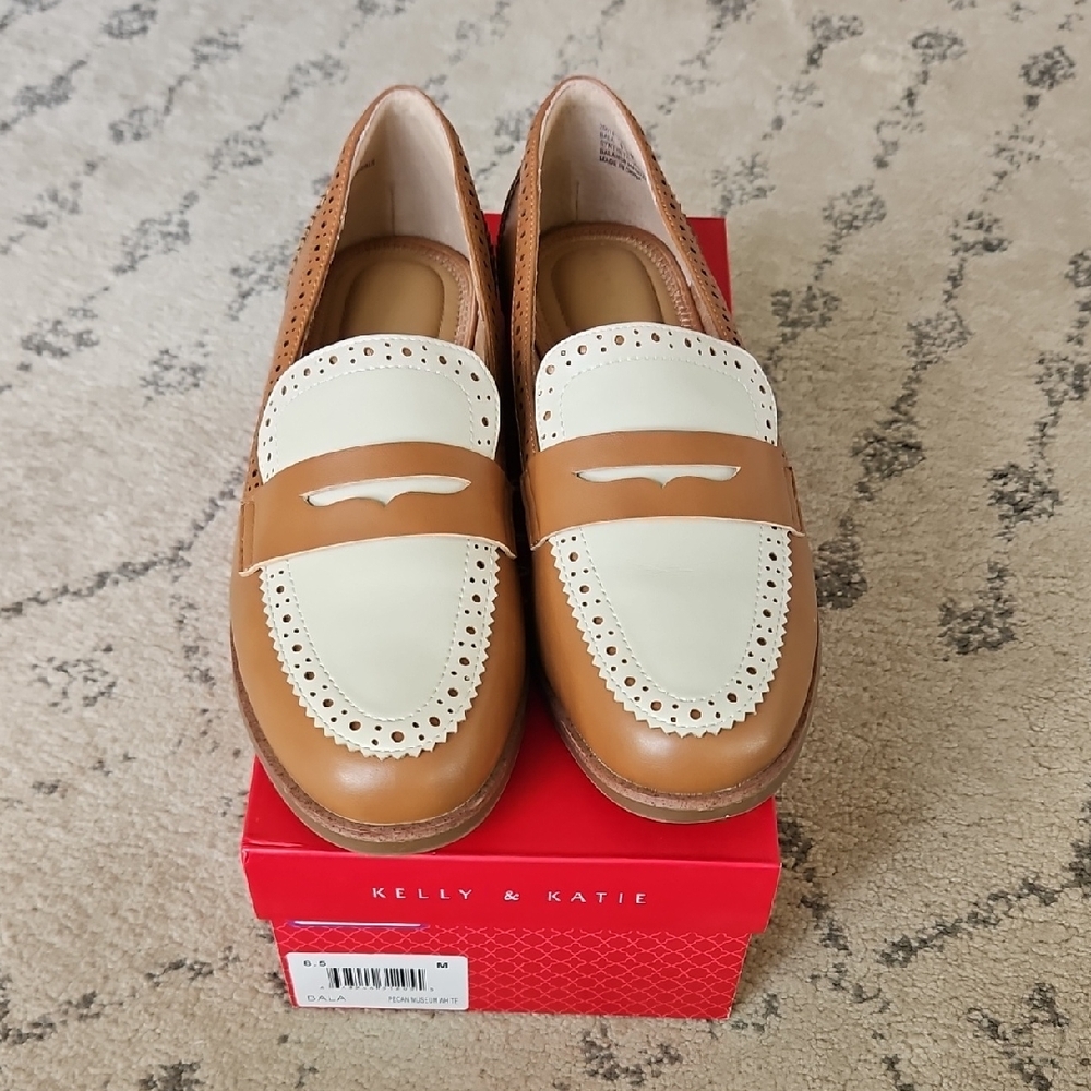 Kelly & Katie Men's Brown and Cream Slip-On Loafers